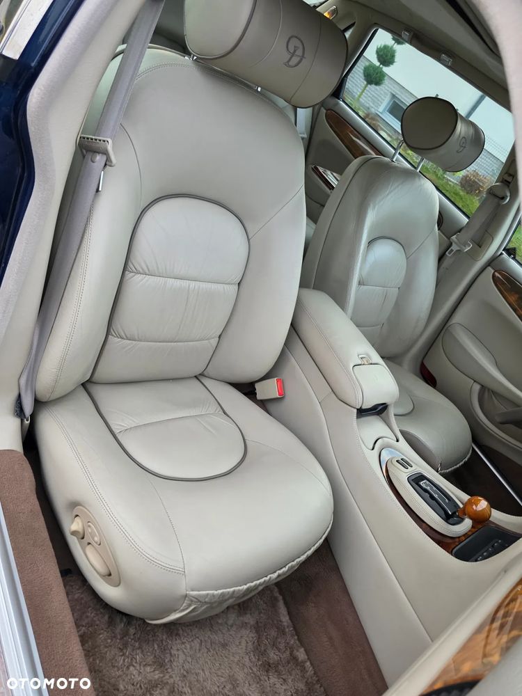 Jaguar Daimler 8 - 33