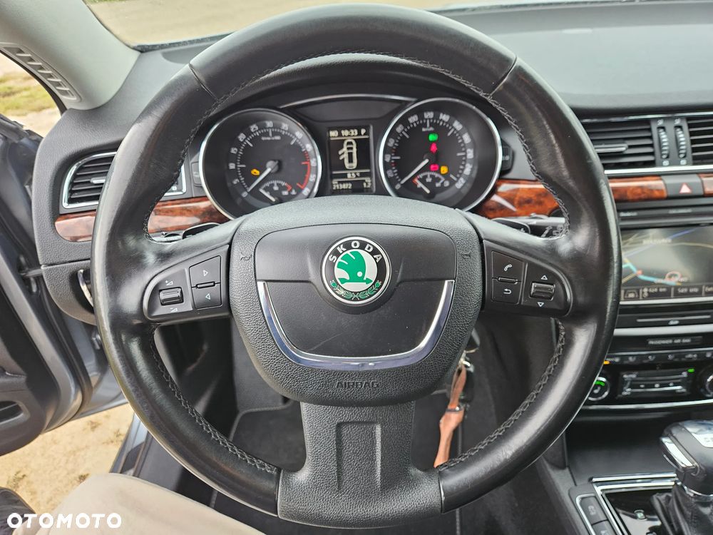 Skoda Superb 2.0 TDI DSG Elegance - 24