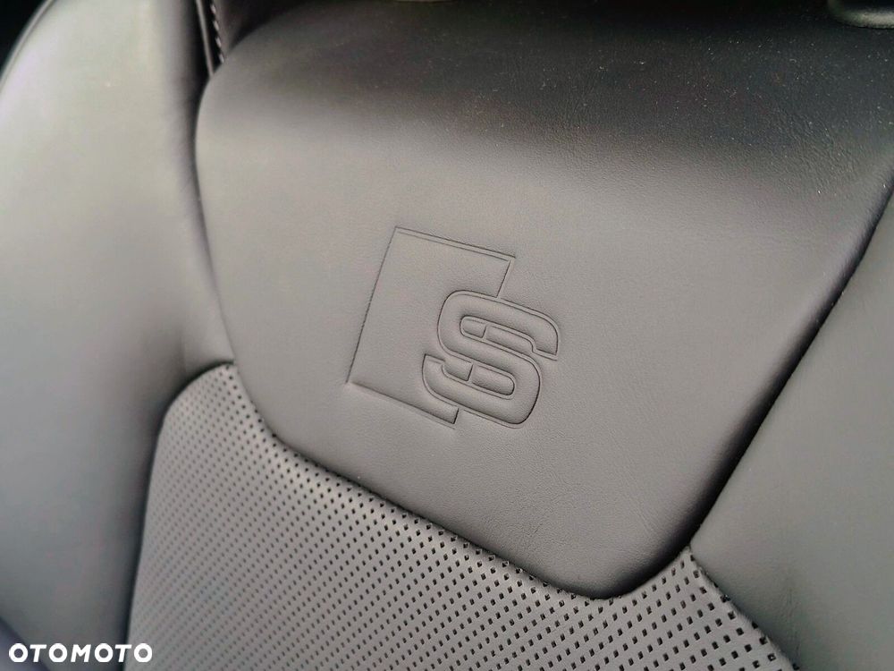 Audi S8 - 19