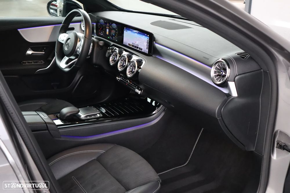 Mercedes-Benz A 250 e 8G-DCT AMG Line - 14
