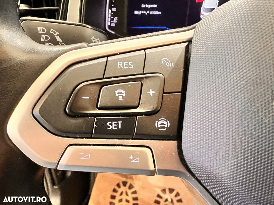 Volkswagen T-ROC - 22