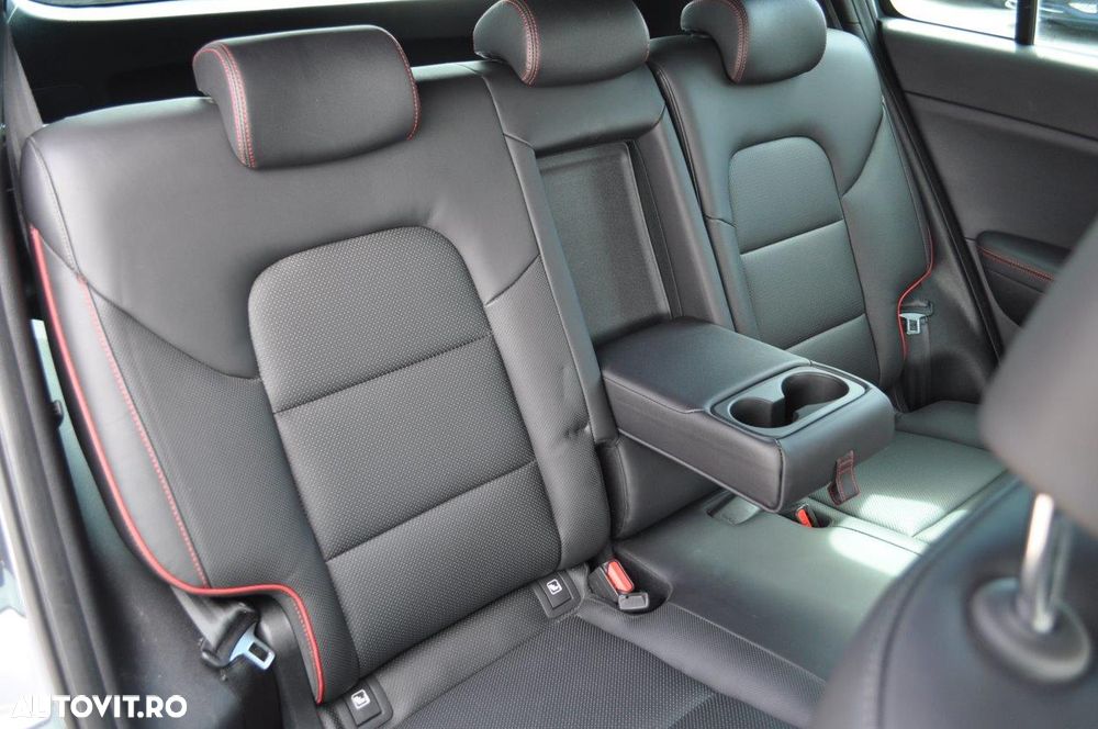 Kia Sportage 1.6 CRDI AWD Eco-Dynamics+ (48V M-H) DCT GT LINE - 9