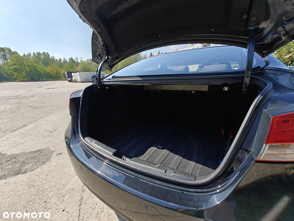 Hyundai Elantra 1.6 Comfort - 13