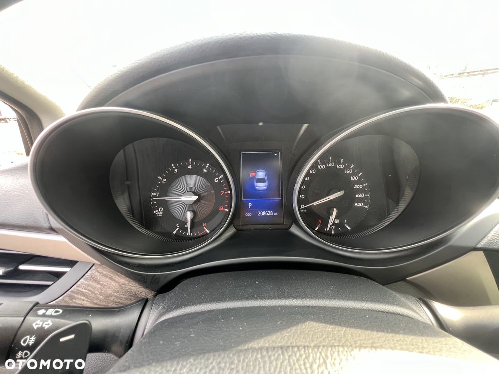 Toyota Avensis 2.0 Prestige MS - 10