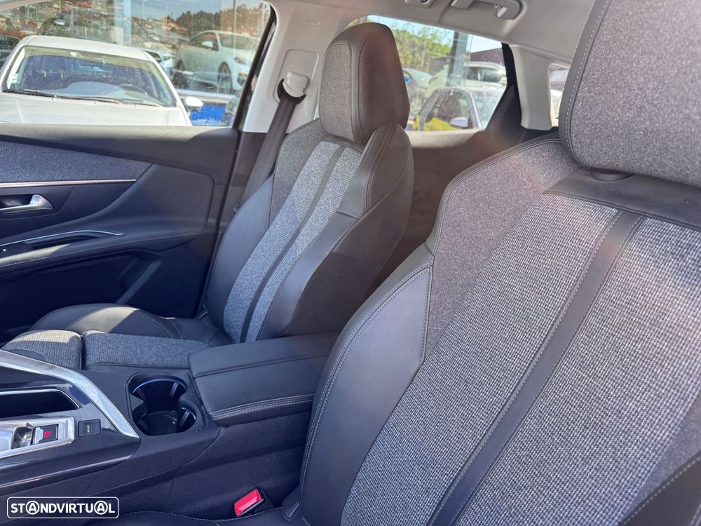 Peugeot 3008 1.2 PureTech Allure EAT8 - 14