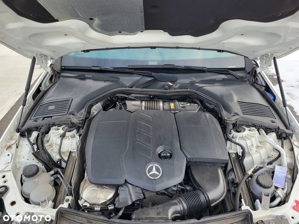 Mercedes-Benz Klasa C 220 d 4Matic 9G-TRONIC AMG Line - 39