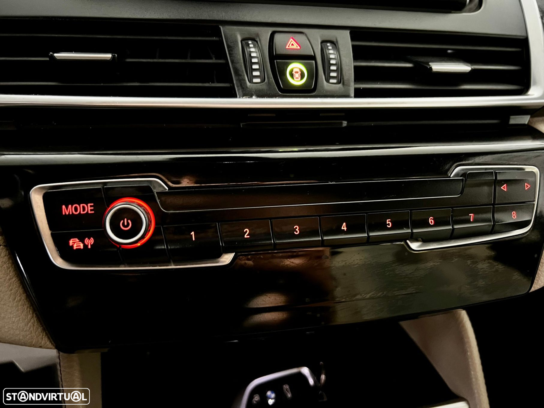 BMW 216 Gran Tourer d 7L Line Luxury - 24