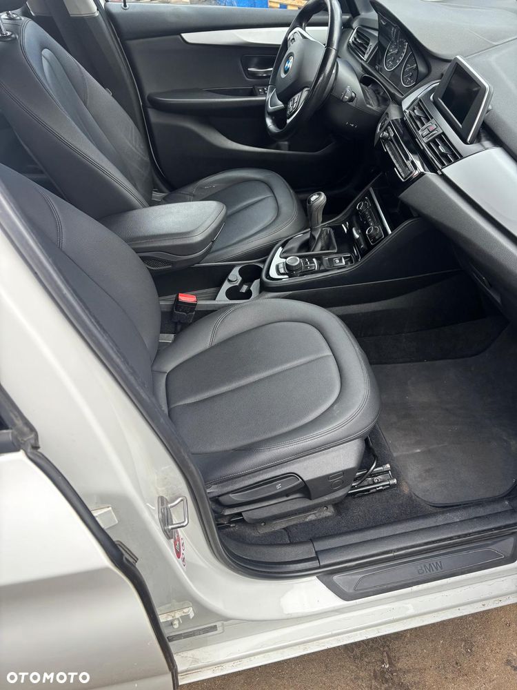 BMW Seria 2 216d - 10