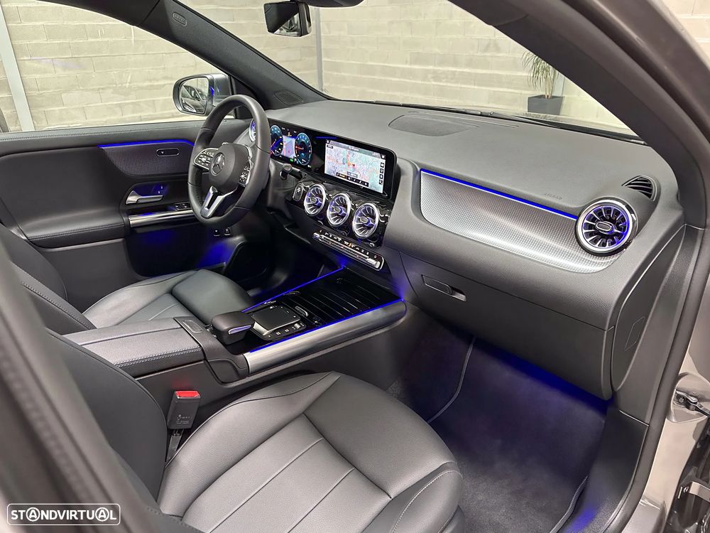 Mercedes-Benz GLA 250 e 8G-DCT Progressive — fotografia 11