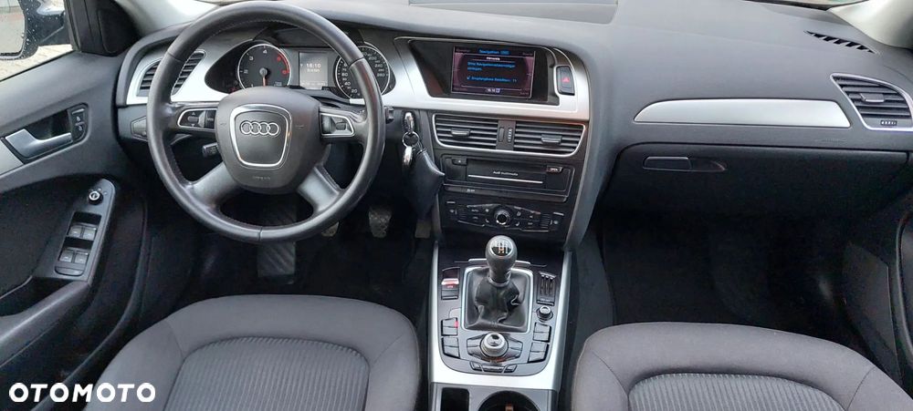 Audi A4 Avant 2.0 TDI DPF Ambiente - 29