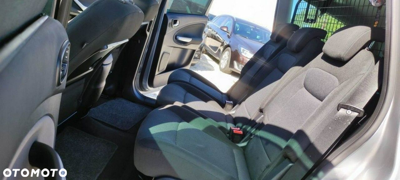 Ford S-Max - 8