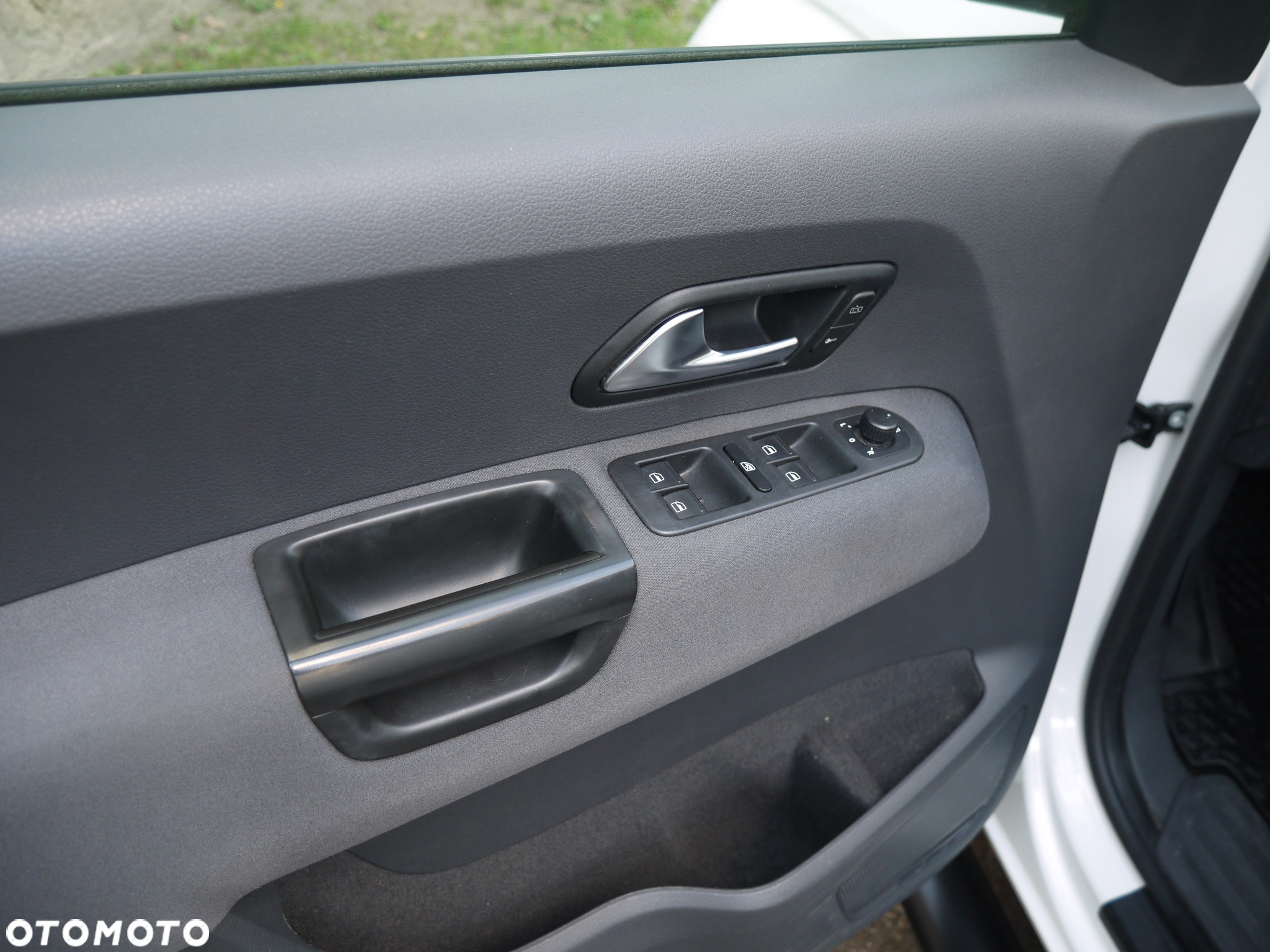 Volkswagen Amarok 2.0 BiTDI 4MOTION BMT Trendline - 33