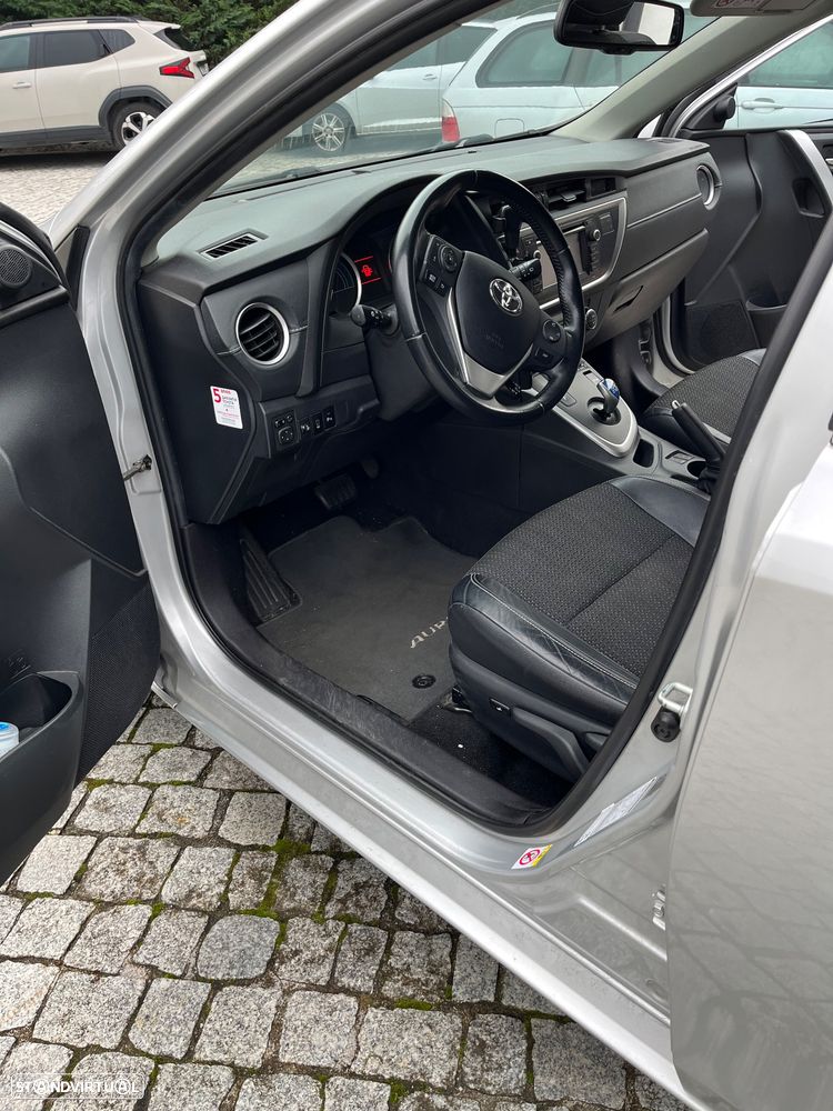 Toyota Auris Touring Sports 1.8 HSD Exclusive - 13