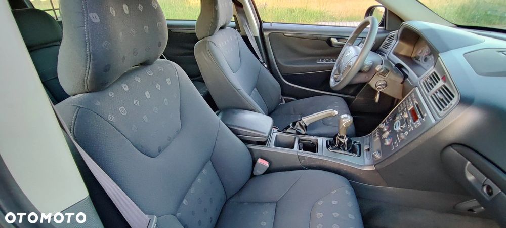 Volvo V70 2.4 D Black Edition - 10