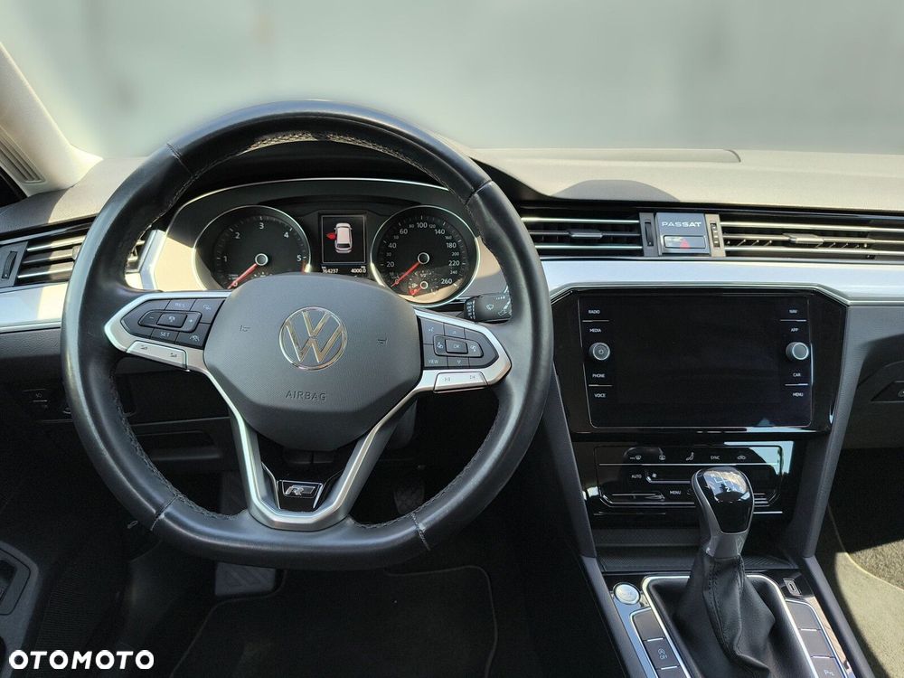 Volkswagen Passat - 24