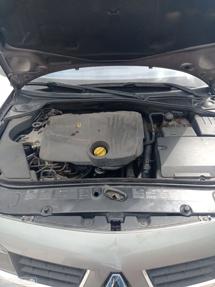 Renault Laguna Break 1.9 dCi Dynamique - 8