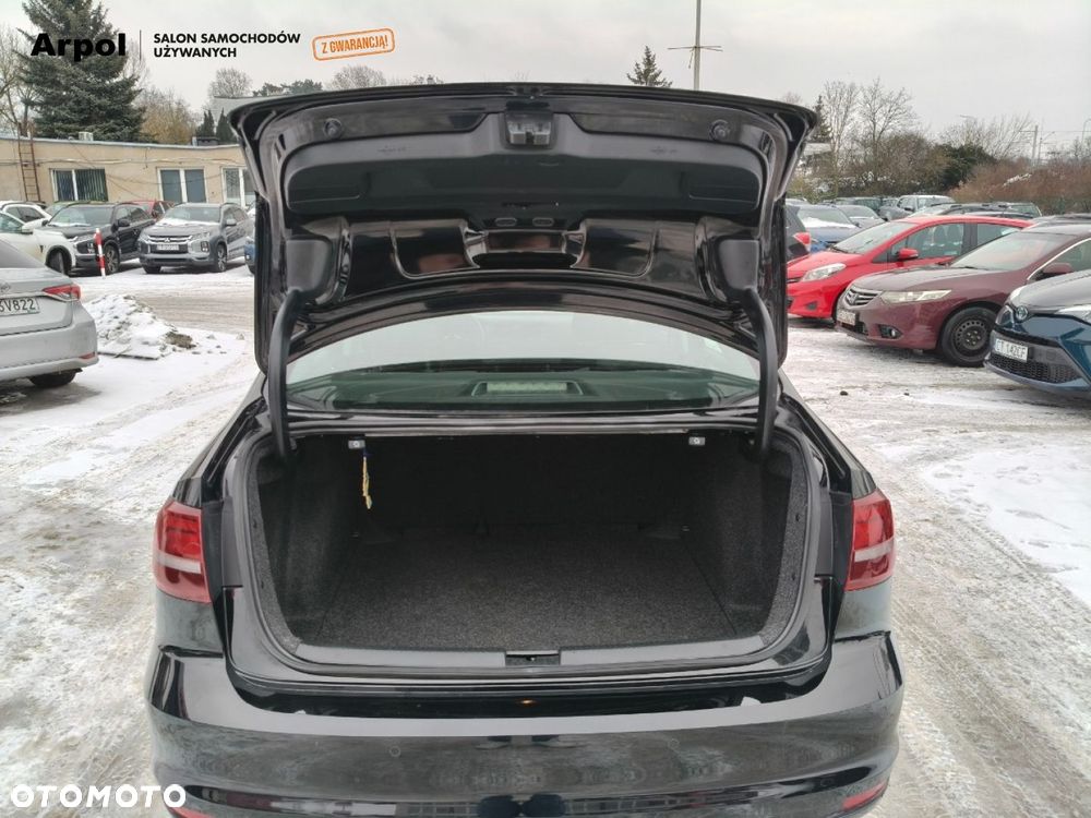 Volkswagen Jetta - 27