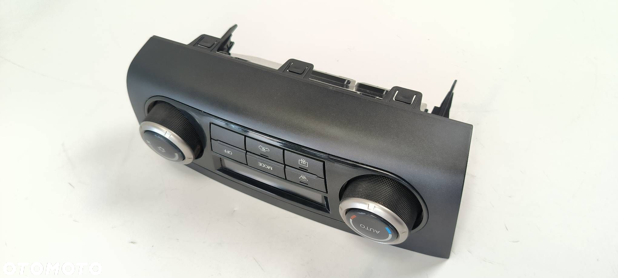PANEL KLIMATYZACJI MITSHUBISHI PAJERO IV 7820A139XA - 7