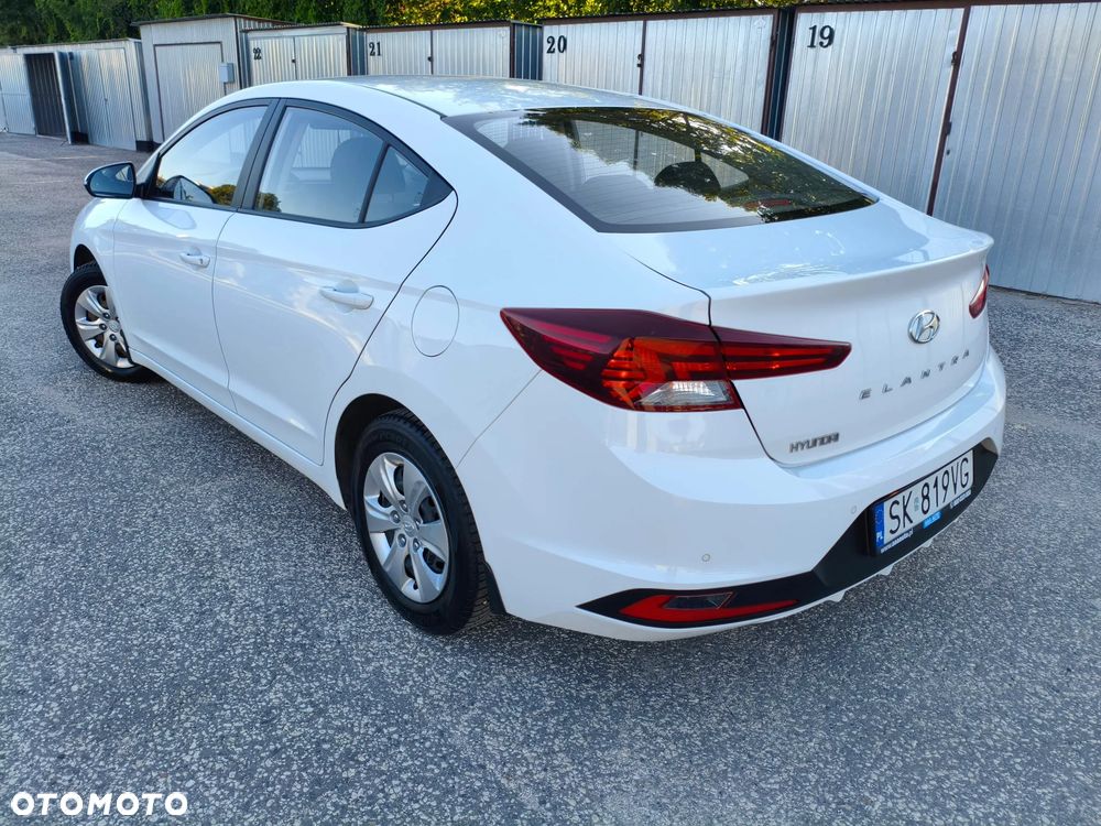 Hyundai Elantra 1.6 Classic Plus - 2