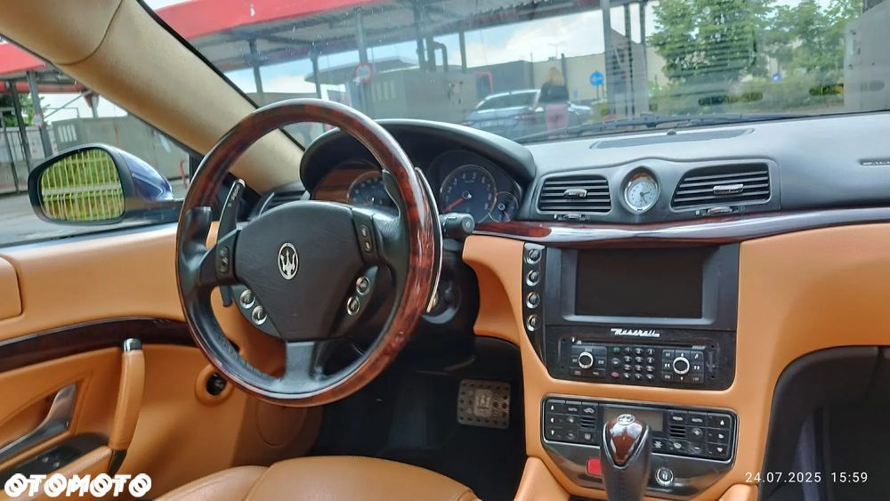 Maserati GranTurismo S Automat - 10