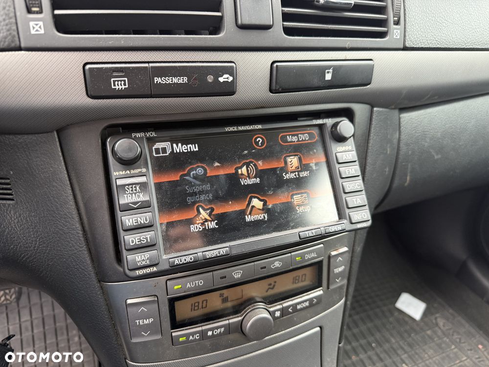 Toyota Avensis - 8