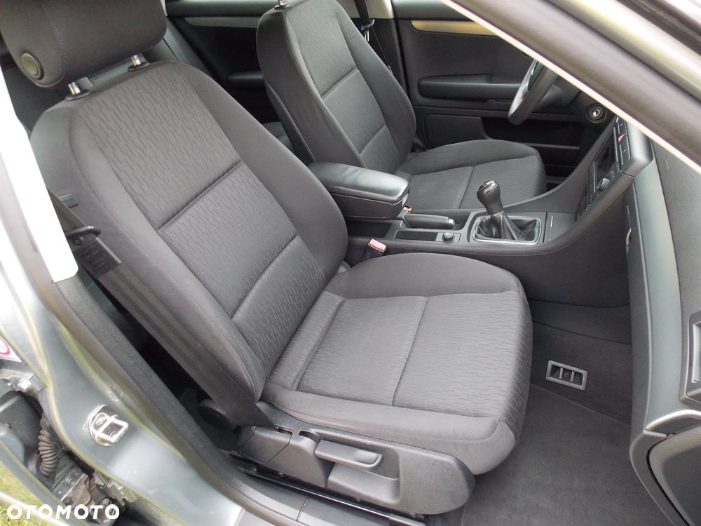 Audi A4 Avant - 16