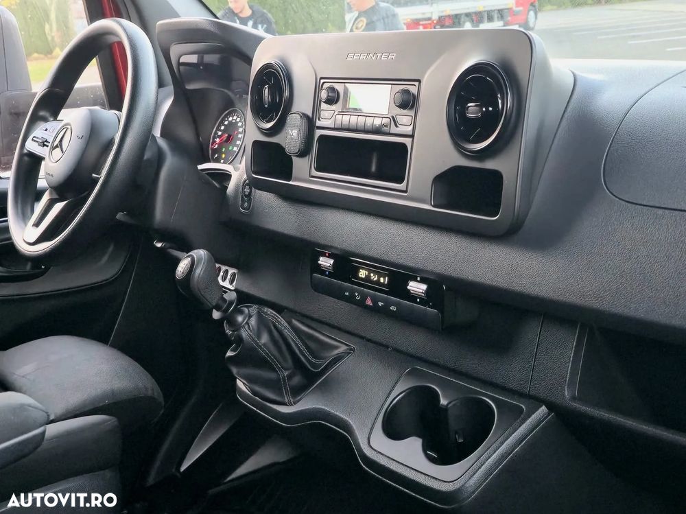 Mercedes-Benz Sprinter - 7