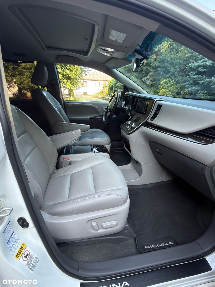 Toyota Sienna 3.5 V6 XLE AWD - 13
