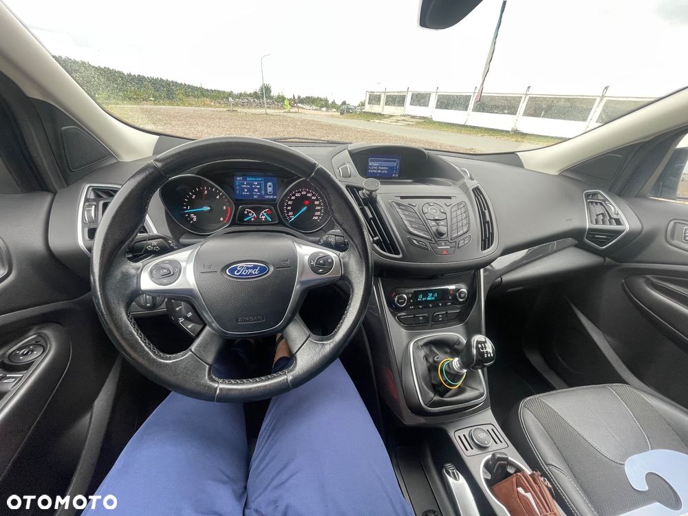 Ford Kuga 2.0 TDCi 2x4 Titanium - 17