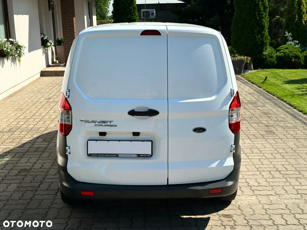 Ford Transit Courier - 9