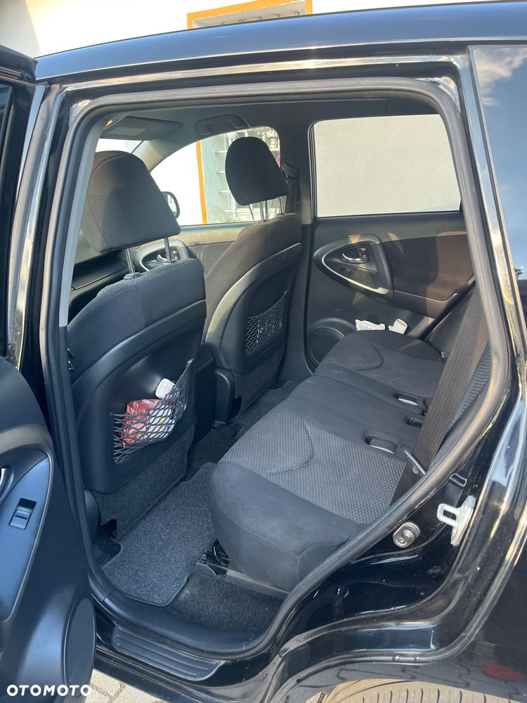 Toyota RAV4 - 4