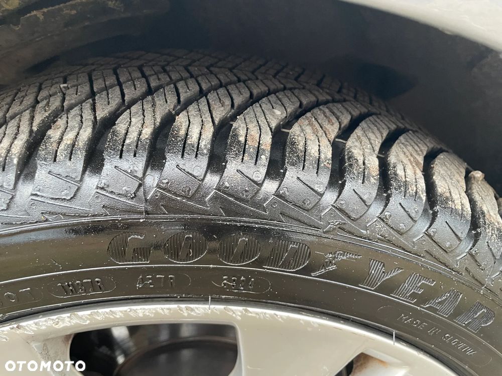 Mercedes-Benz Klasa C 180 BlueEFFICIENCY 7G-TRONIC Avantgarde - 11