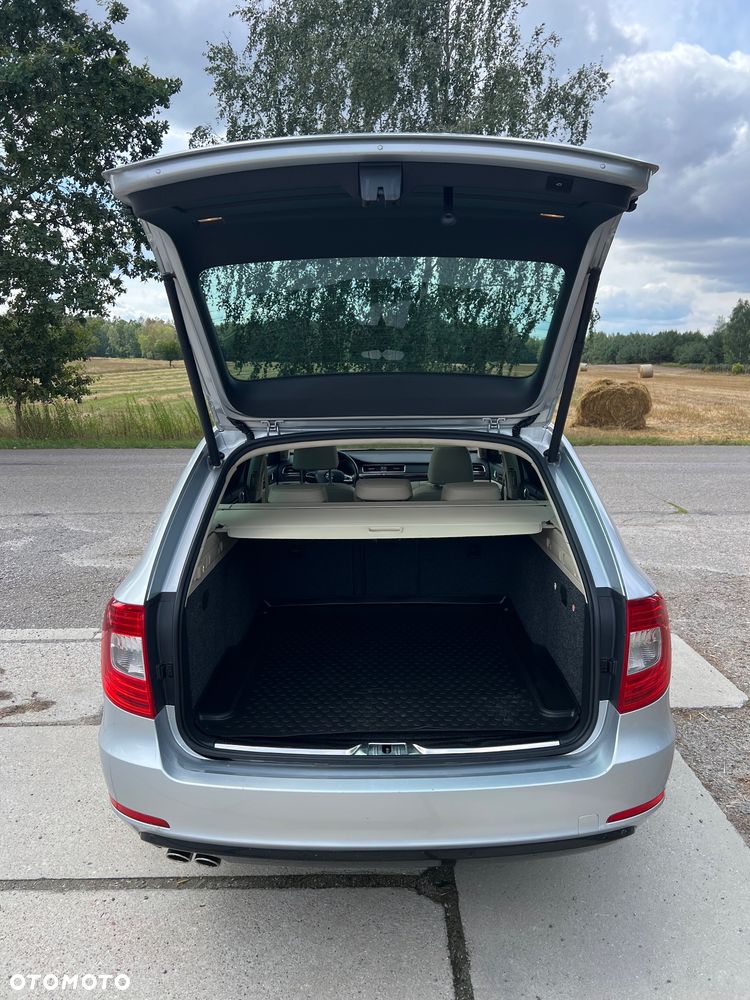 Skoda Superb 2.0 TDI 4x4 Elegance DSG - 13