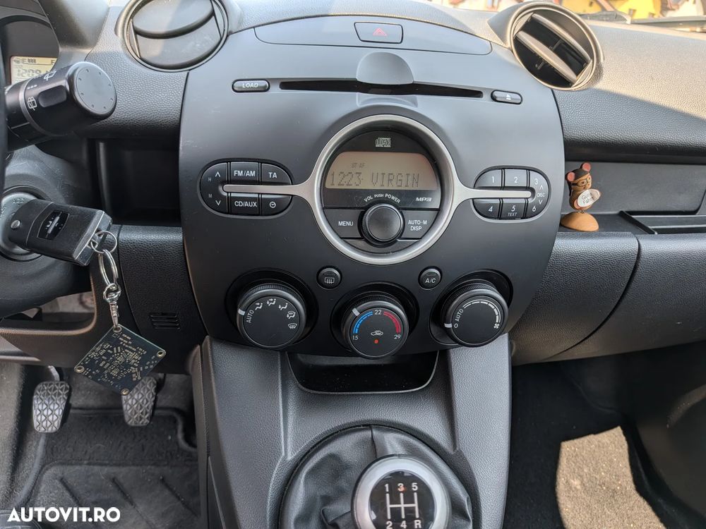 Mazda 2 1.3i TE - 11