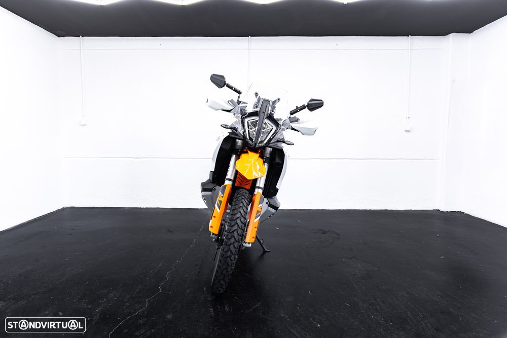 KTM 890 - 11
