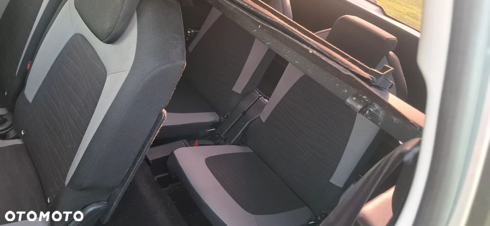 Citroën C4 Picasso - 12