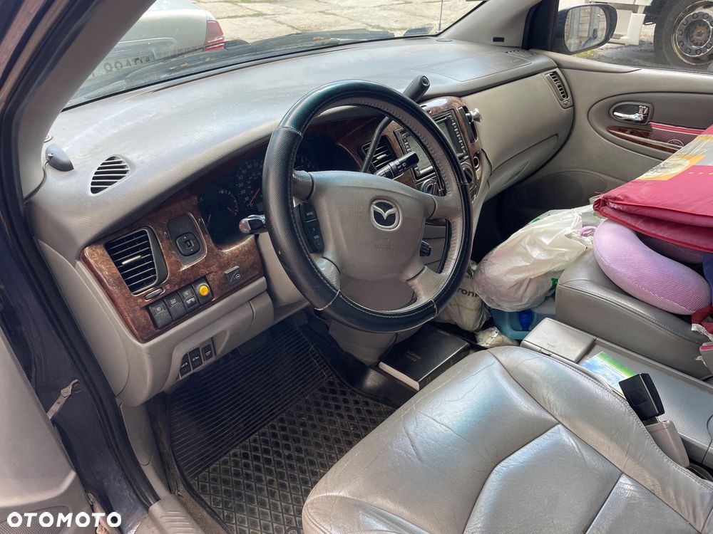 Mazda MPV - 4