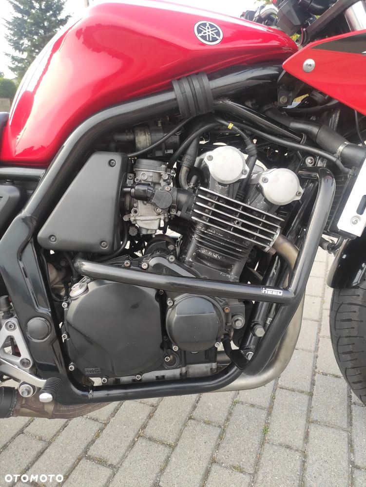 Yamaha FZS - 8
