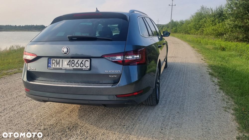 Skoda Superb 2.0 TDI 4x4 L&K DSG - 3