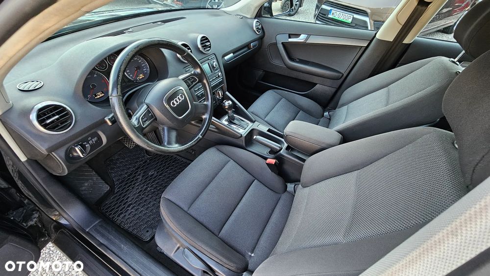 Audi A3 Sportback 1.6 TDI DPF Ambiente S tronic - 14