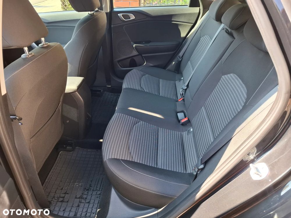 Kia Ceed 1.5 T-GDI M - 27