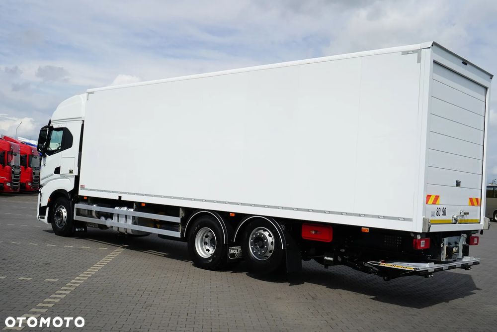 Iveco / S-WAY / 420 / E 6 / KONTENER + WINDA / 22 PALETY / RETARDER / OŚ SKRĘTNA / ROLETA - 32