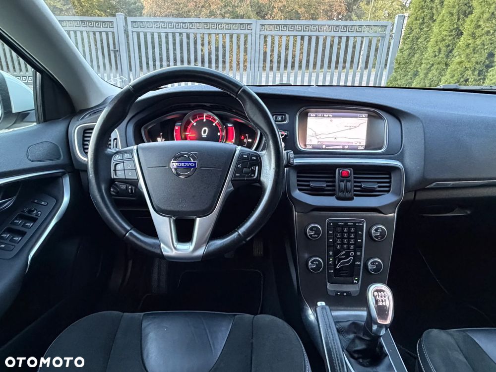 Volvo V40 D2 Momentum - 16