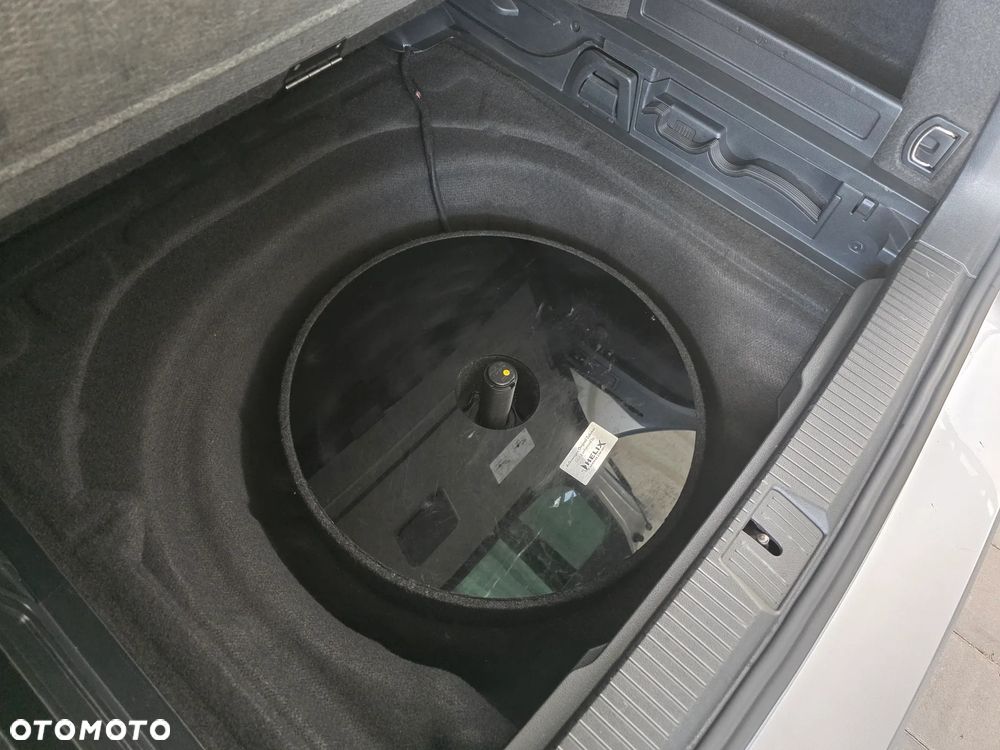 Volkswagen Passat - 30