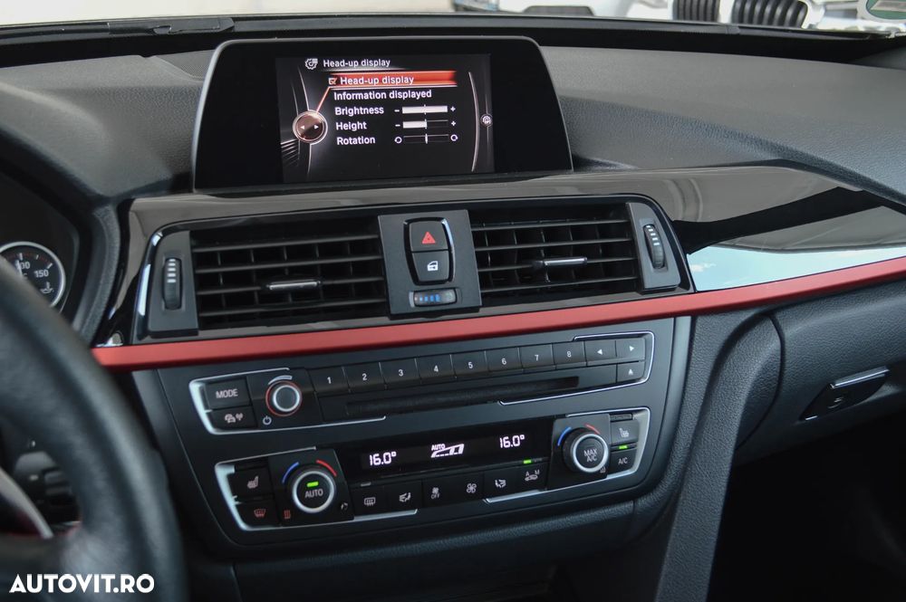BMW Seria 3 320d Aut. Sport Line - 30