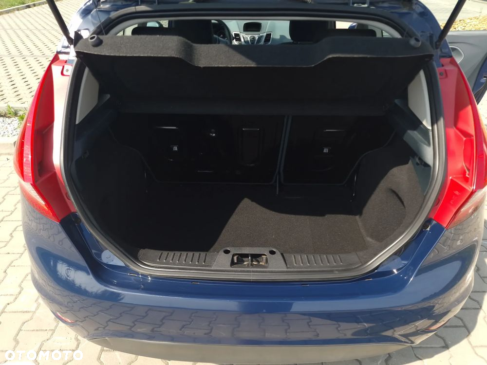 Ford Fiesta 1.25 Ambiente EU5 - 11