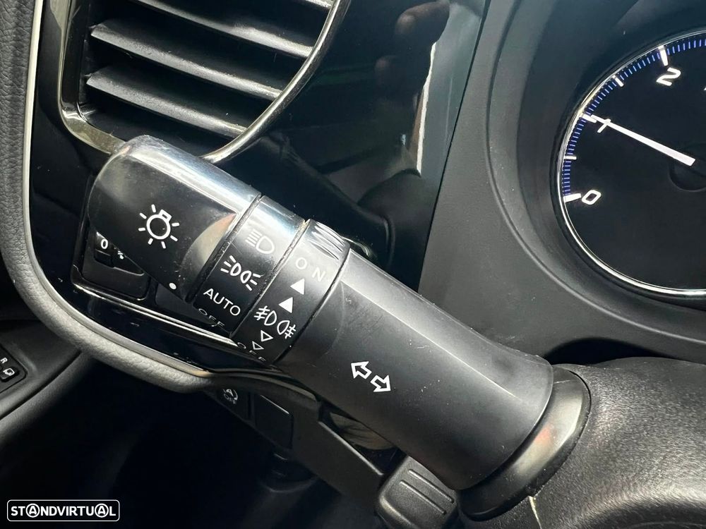 Mitsubishi Outlander 2.2 DI-D Intense+ - 30