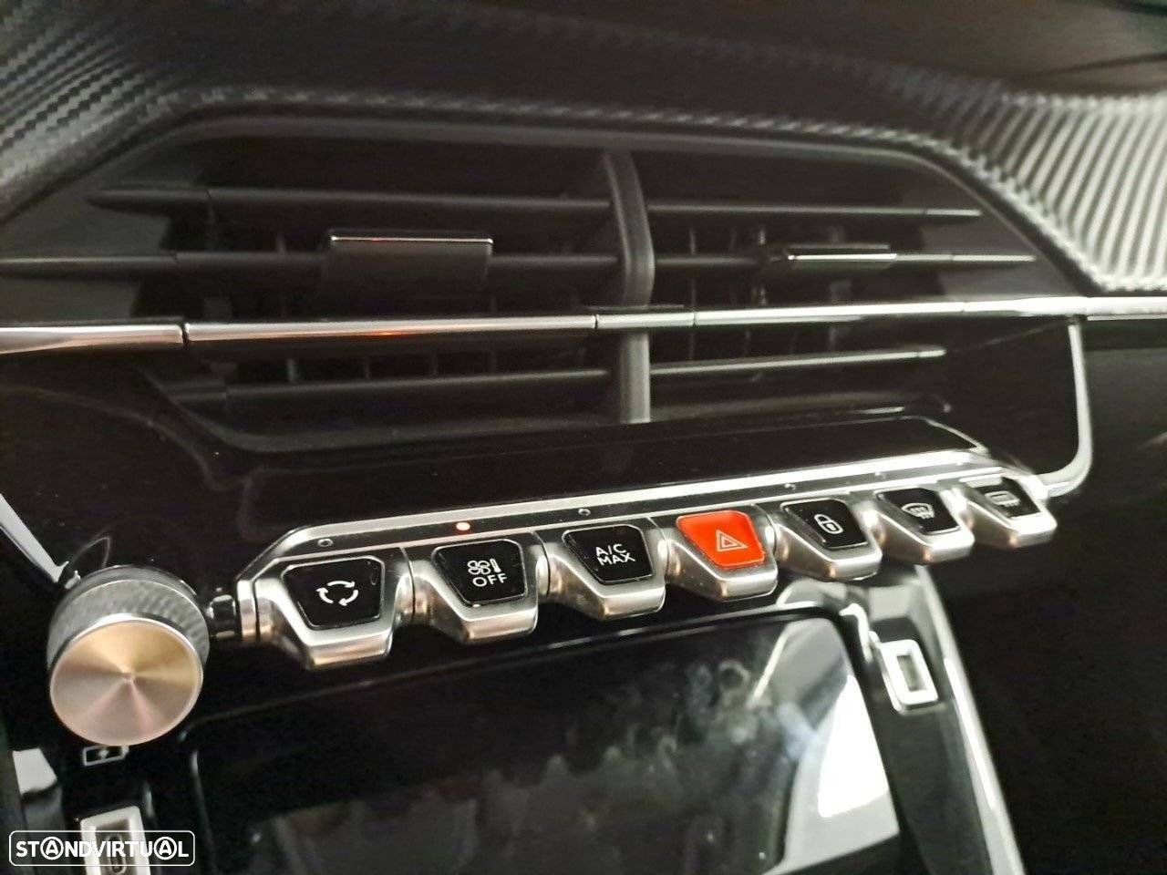 Peugeot 2008 1.2 PureTech Allure EAT8 - 23