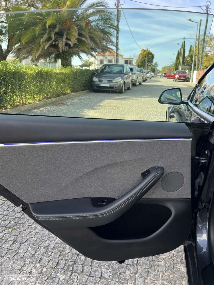 Tesla Model 3 Tração Traseira Premium - 18