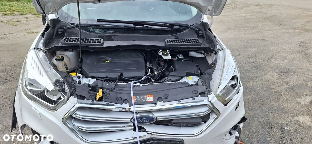 Ford Kuga 1.5 EcoBoost 2x4 Titanium - 9